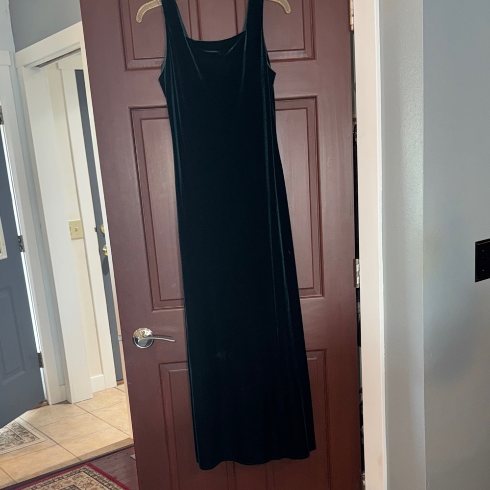 Elegant Green Velvet Dress